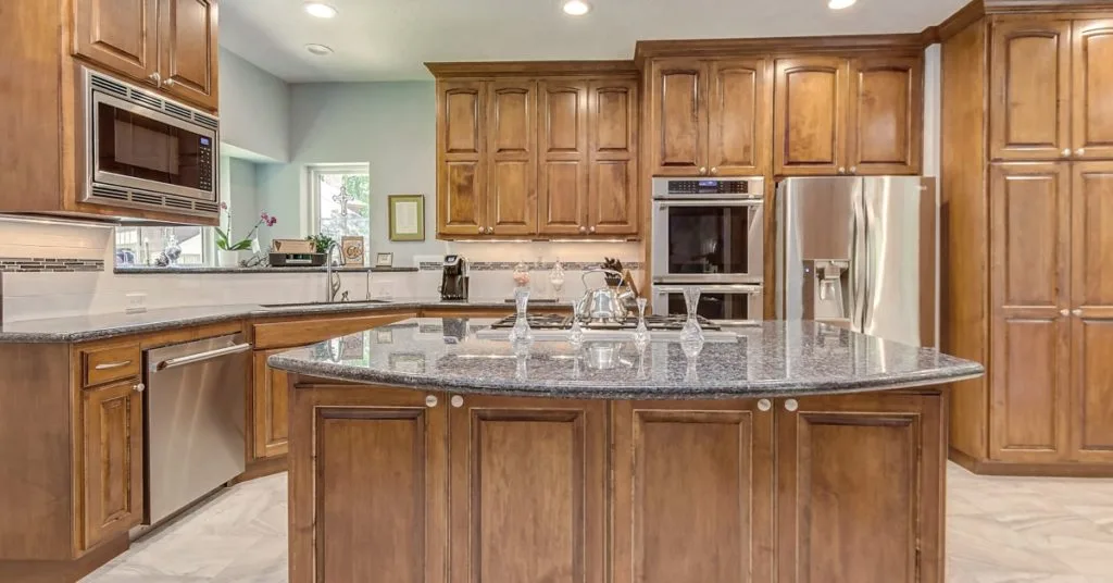 Custom Kitchen Cabinets in Toronto, North York & GTA